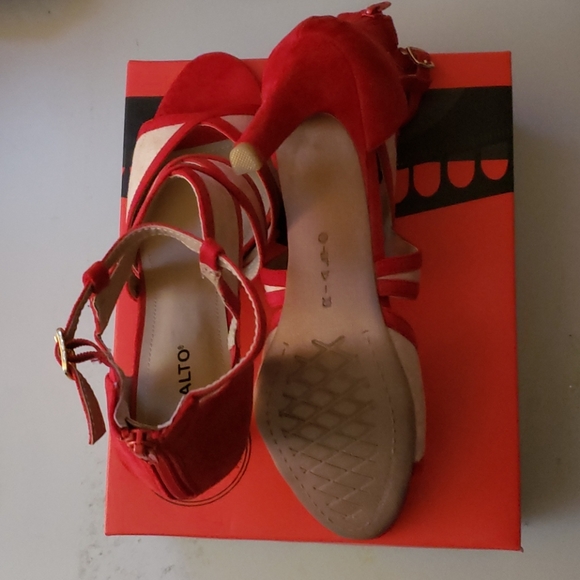 Rialto heels. - Picture 6 of 7